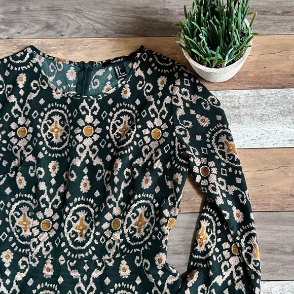 SOLD. Forever 21 lightweight Art Deco Print 
A-Line Dress Size Small - Picture 3 of 10